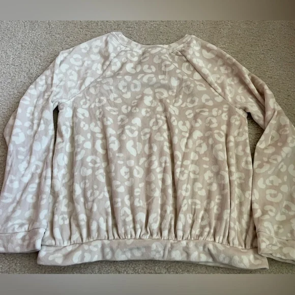 Cat & Jack Cream Leopard Patterned Super Soft Top - Picture 5 of 5
